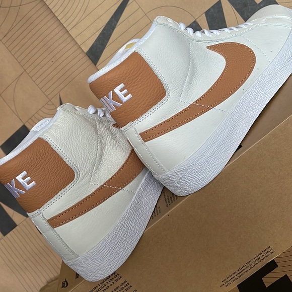 Nike SB Zoom Blazer Mid ISO white/LT cognac-white-white Men’s - Picture 15 of 16